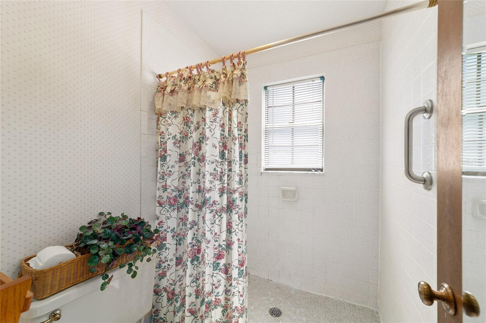 Image 27 of 39 For 3440 28th Court