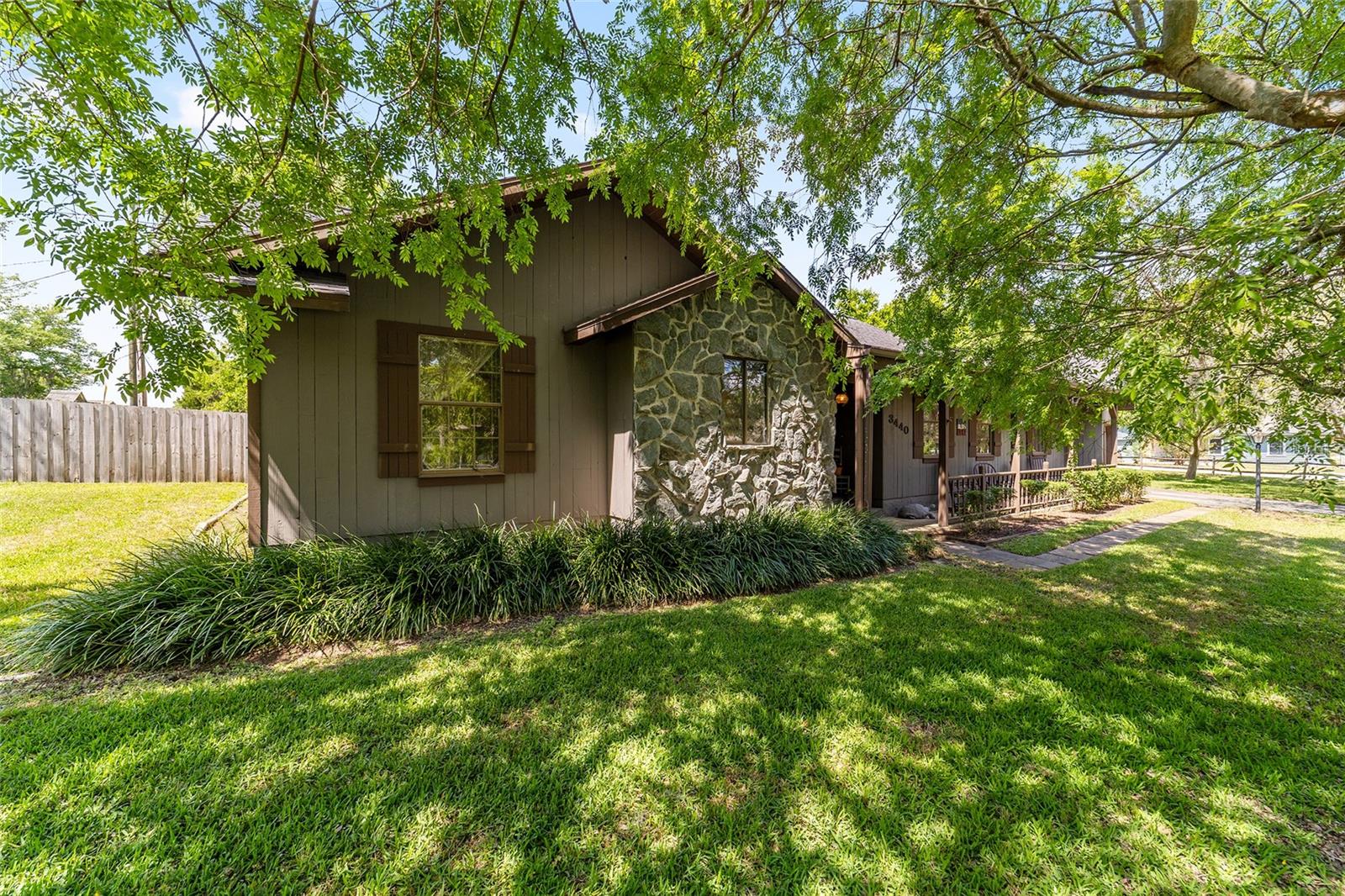 Image 4 of 39 For 3440 28th Court