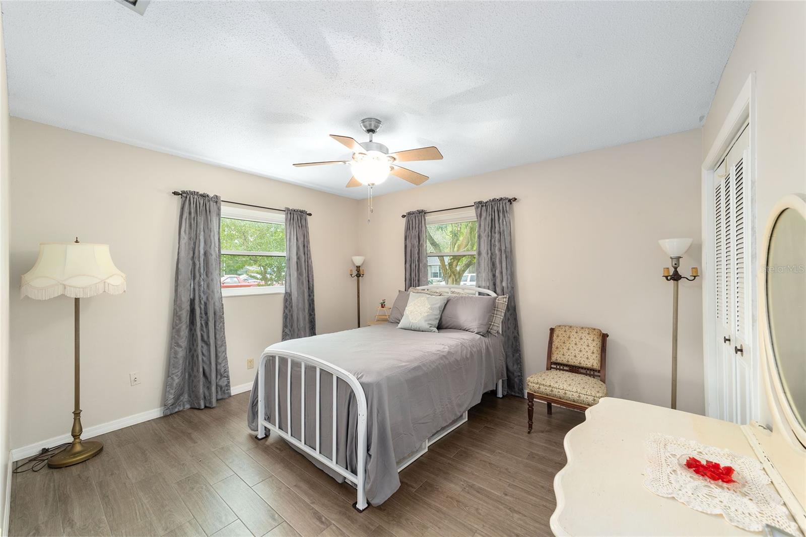 Image 22 of 39 For 2009 51st Place