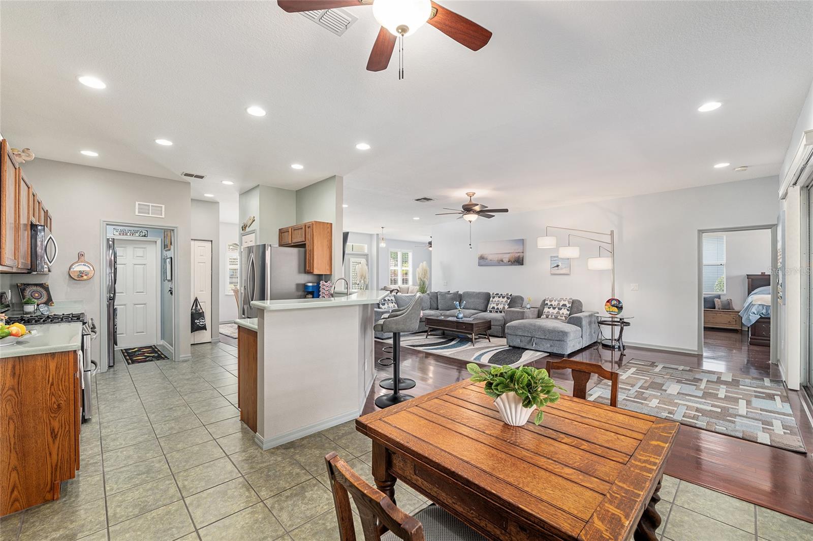 Image 21 of 65 For 9733 89th Loop