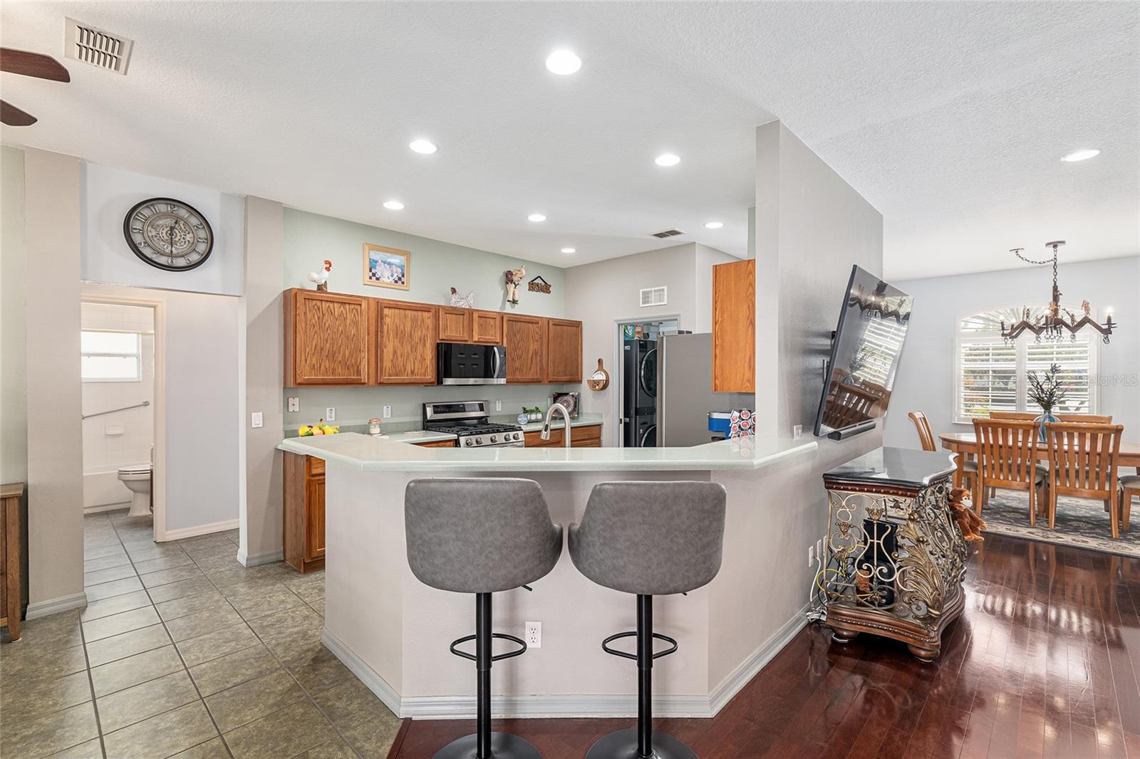 Image 22 of 65 For 9733 89th Loop