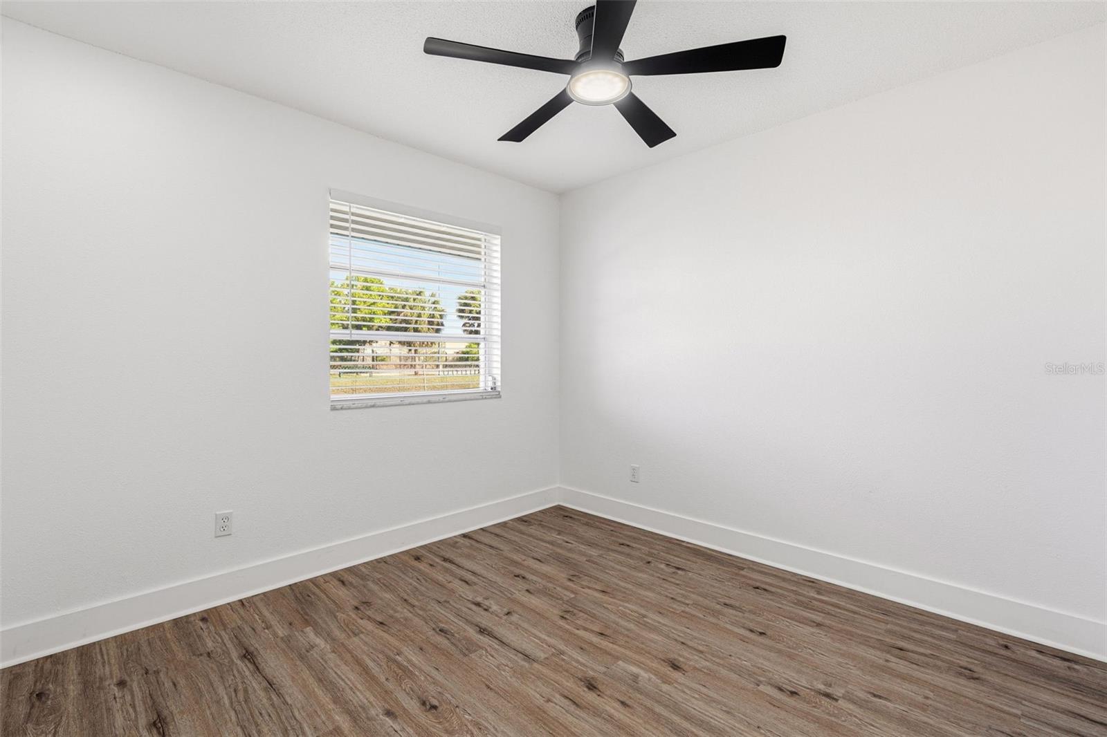 Image 18 of 28 For 5632 Espanola Avenue