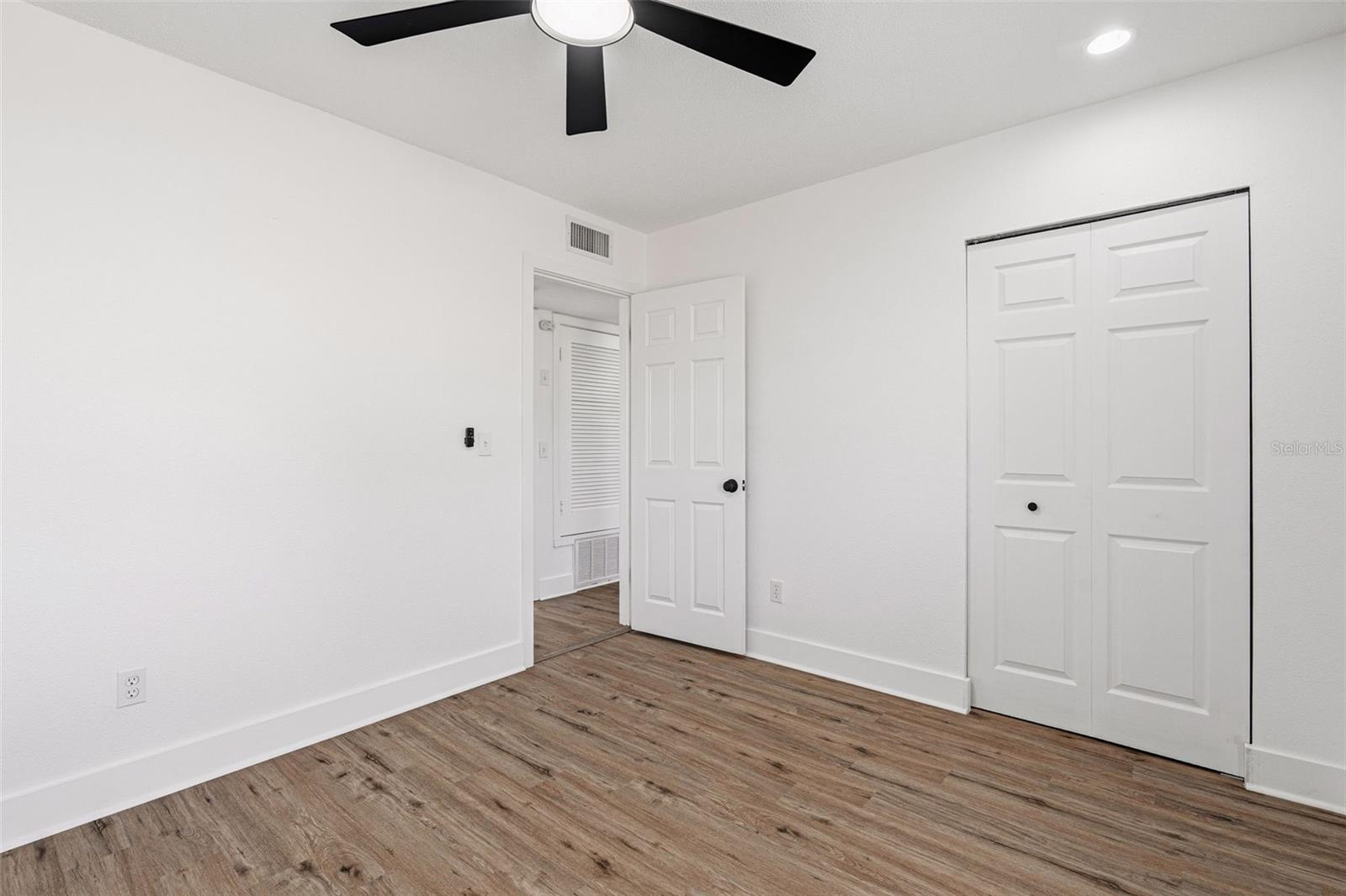 Image 19 of 28 For 5632 Espanola Avenue