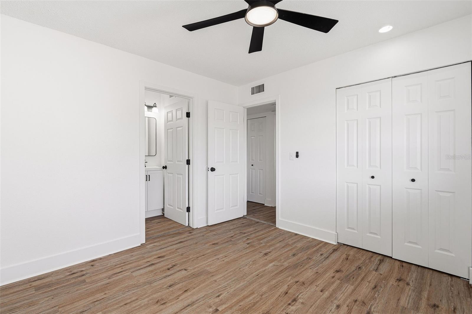 Image 21 of 28 For 5632 Espanola Avenue