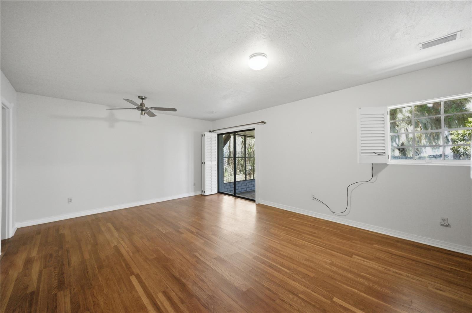 Image 17 of 42 For 21407 39th Court