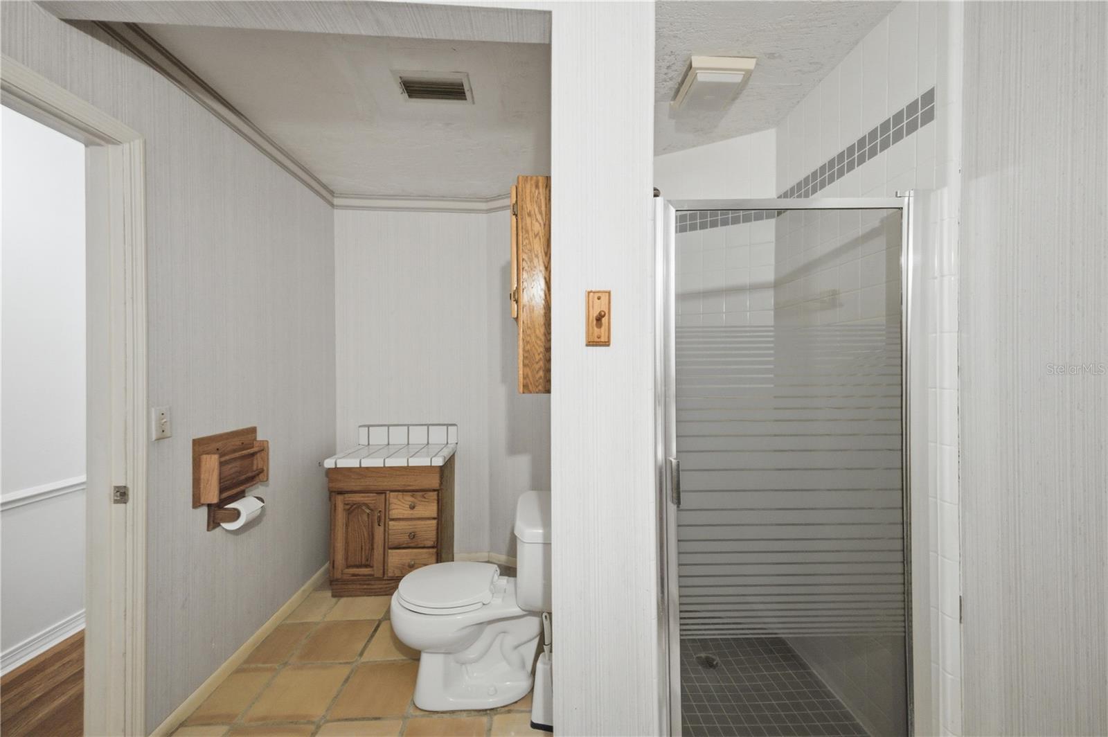 Image 24 of 42 For 21407 39th Court