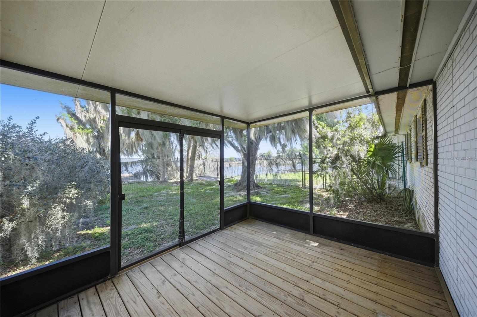 Image 26 of 42 For 21407 39th Court