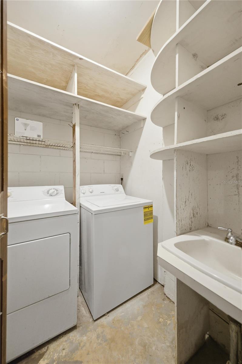 Image 29 of 42 For 21407 39th Court