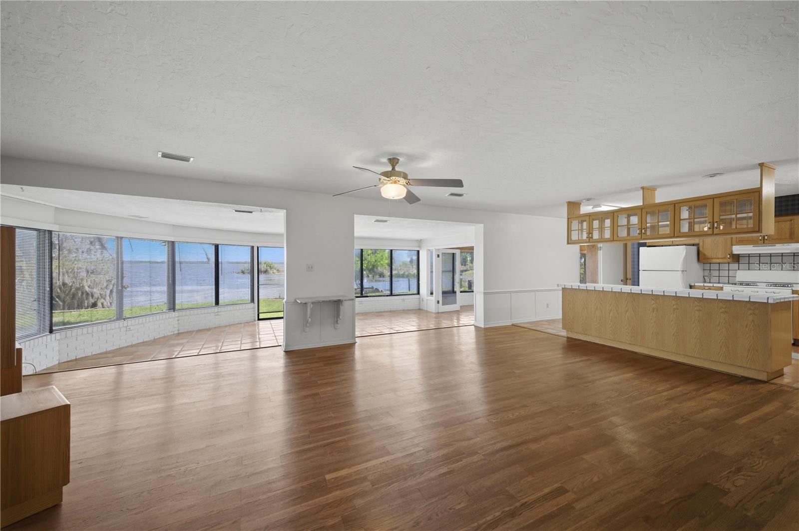 Image 6 of 42 For 21407 39th Court