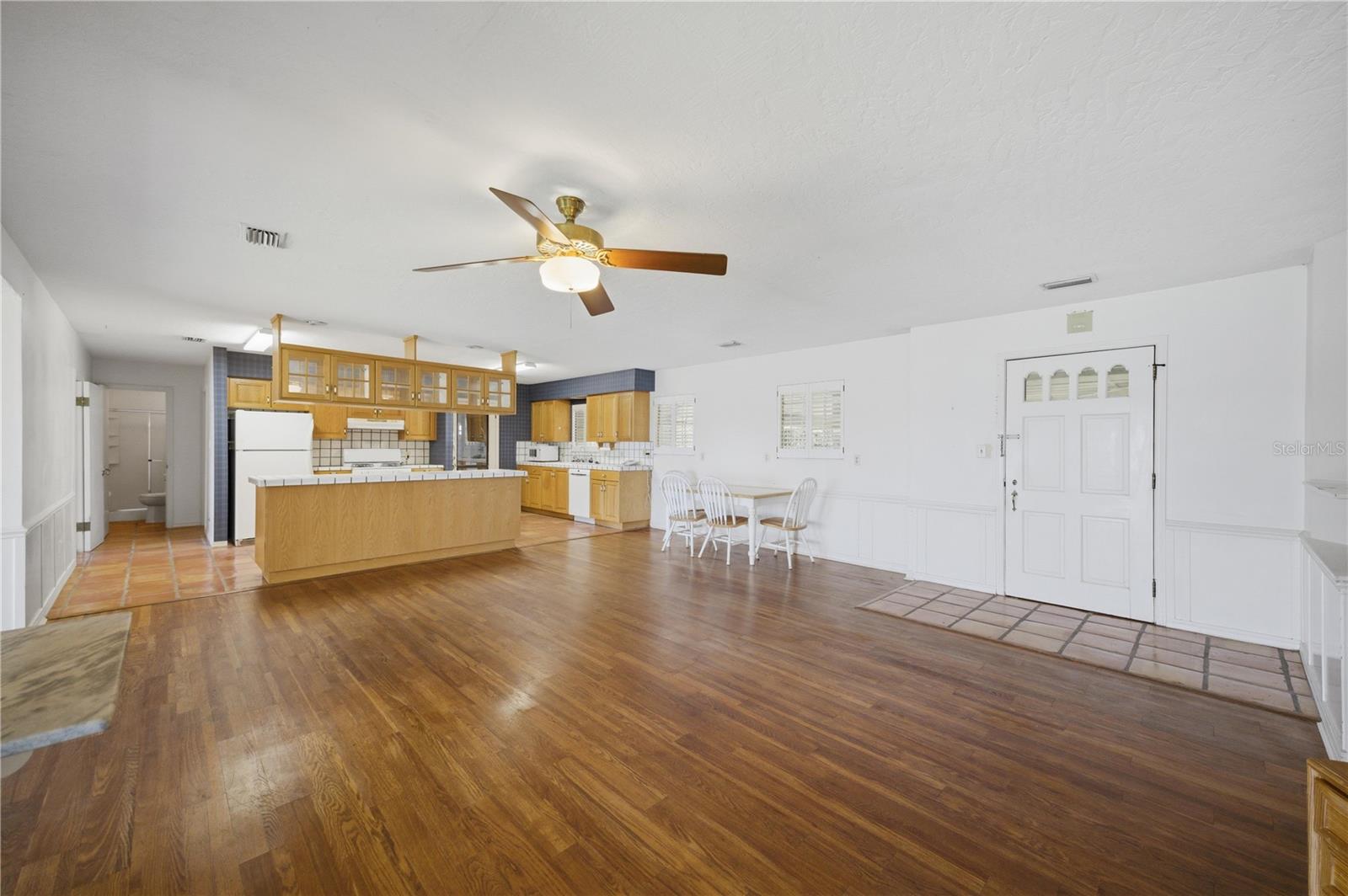 Image 7 of 42 For 21407 39th Court