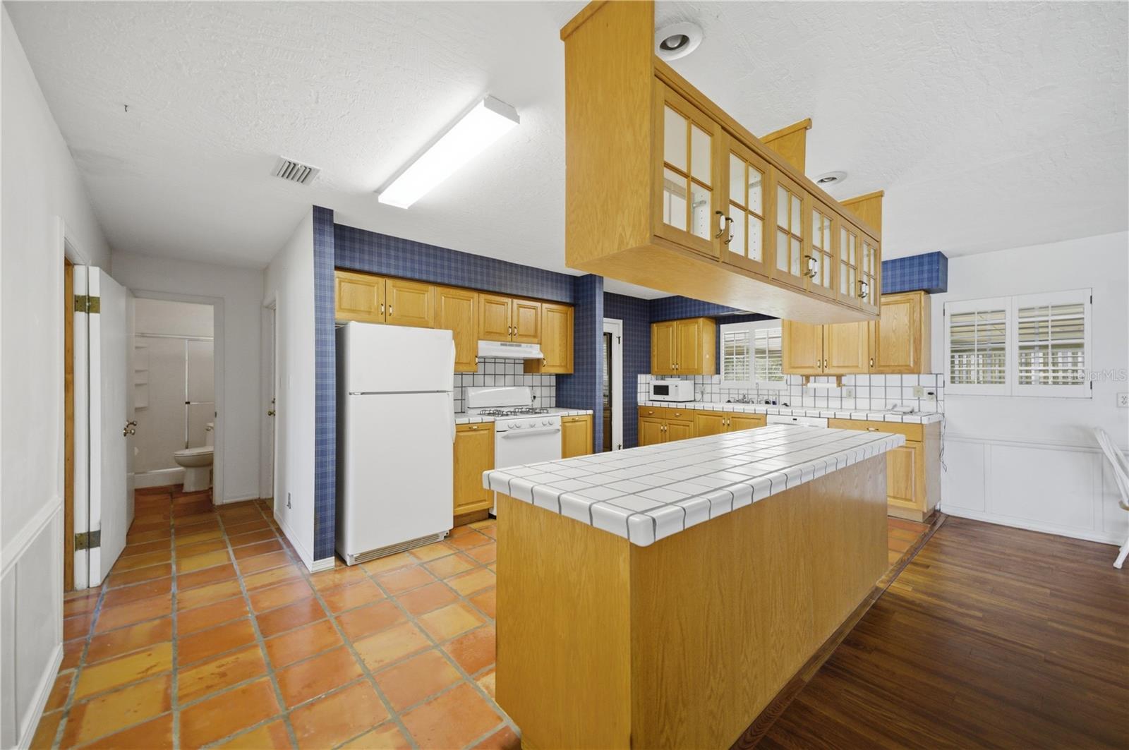 Image 9 of 42 For 21407 39th Court