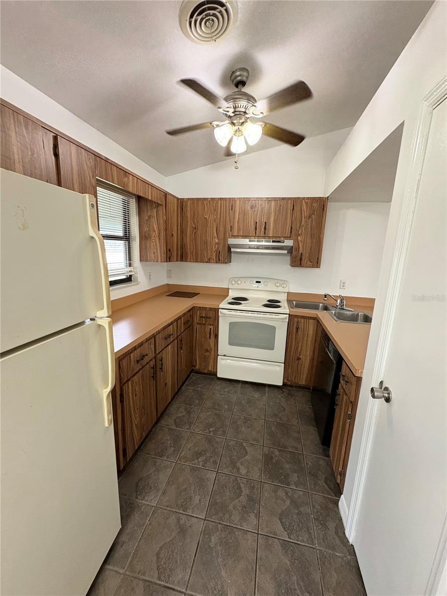 Image 9 of 26 For 49 Banyan Drive