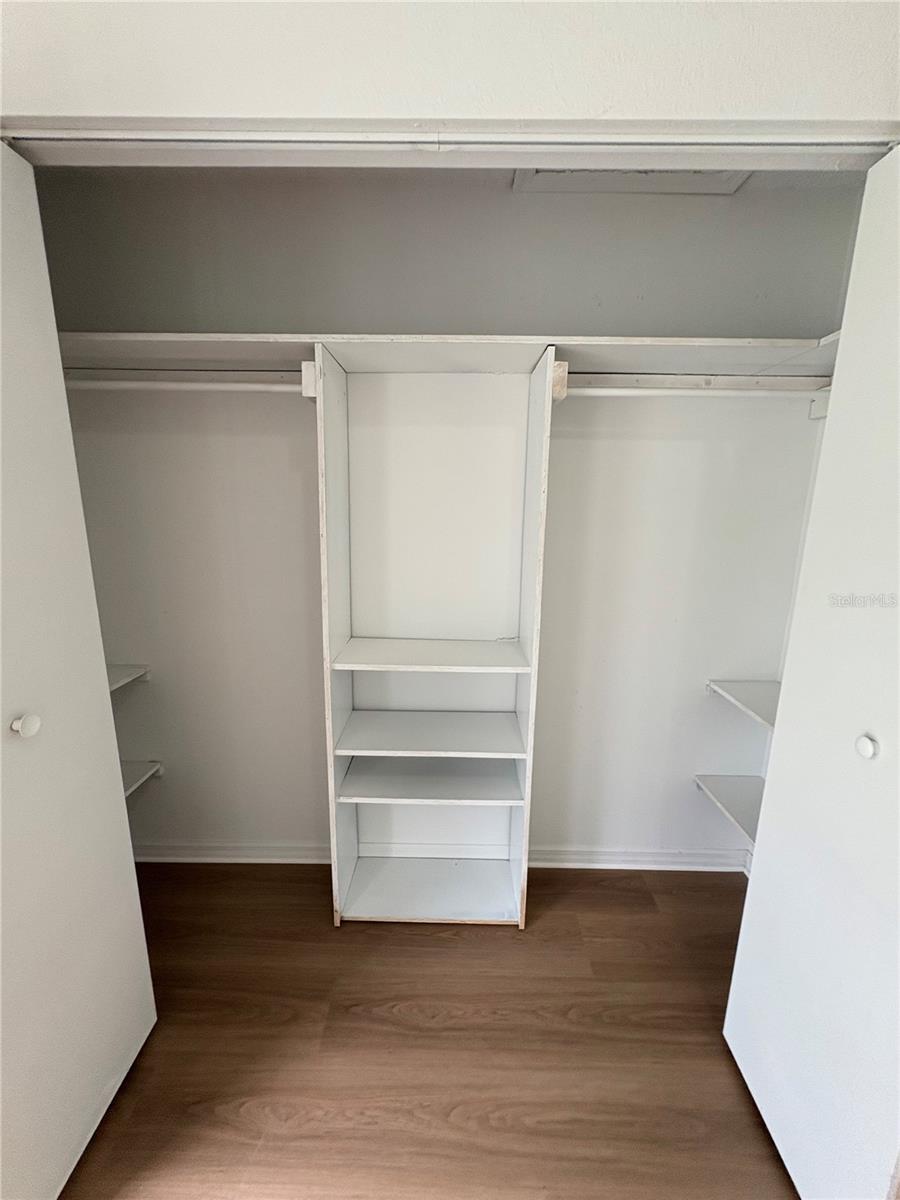 Image 17 of 25 For 28 Oak Run 