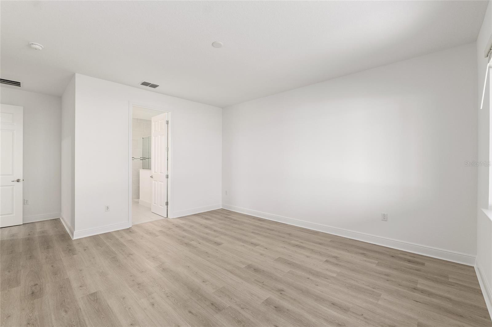 Image 33 of 61 For 10139 82nd Place Road