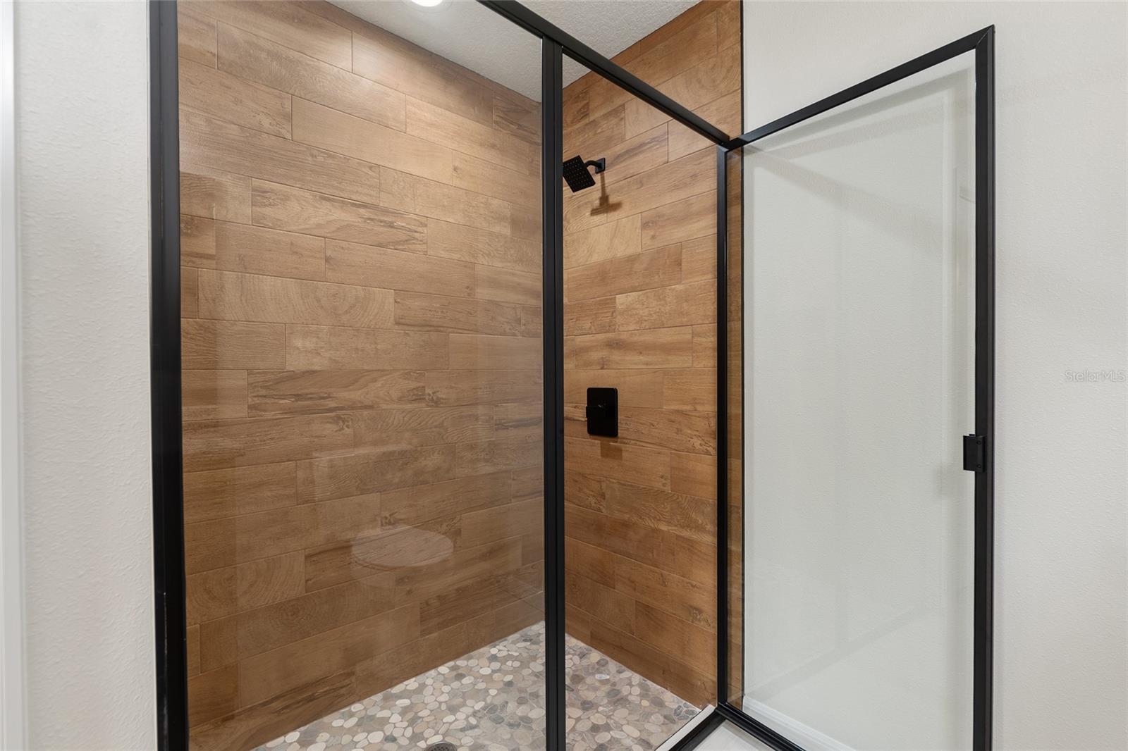 Image 24 of 39 For 13885 101st Street