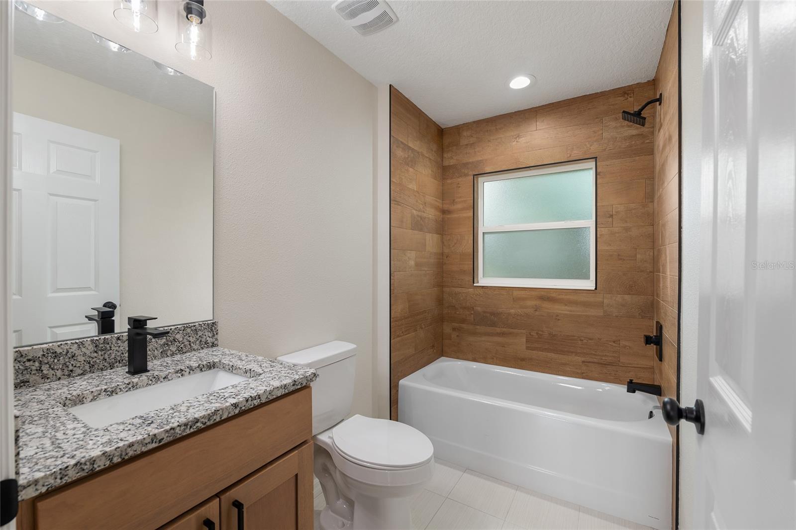 Image 28 of 39 For 13885 101st Street