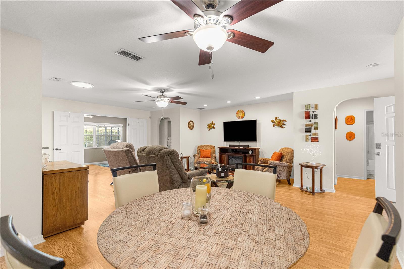 Image 10 of 37 For 8090 81st Loop