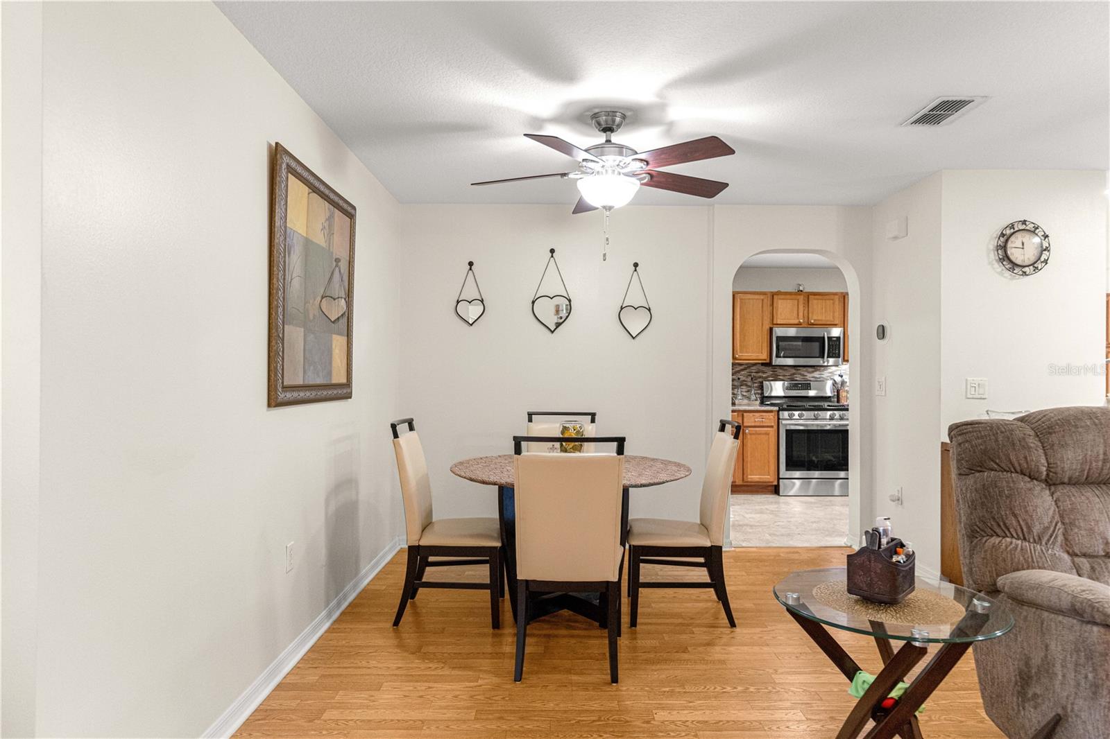 Image 14 of 37 For 8090 81st Loop