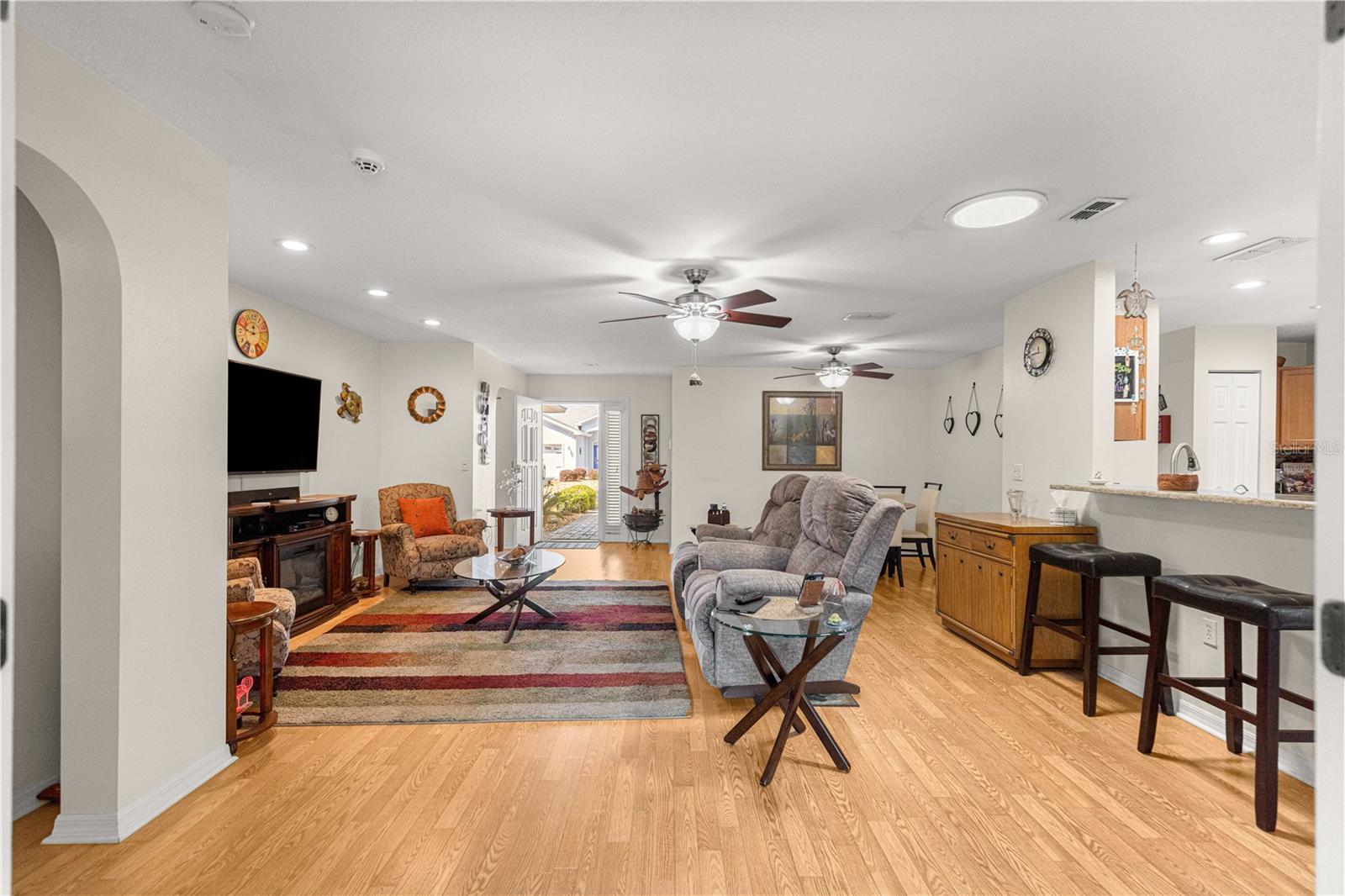 Image 17 of 37 For 8090 81st Loop