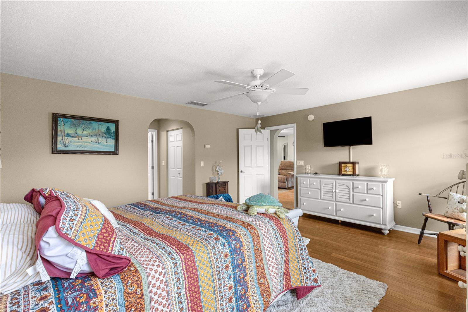 Image 22 of 37 For 8090 81st Loop