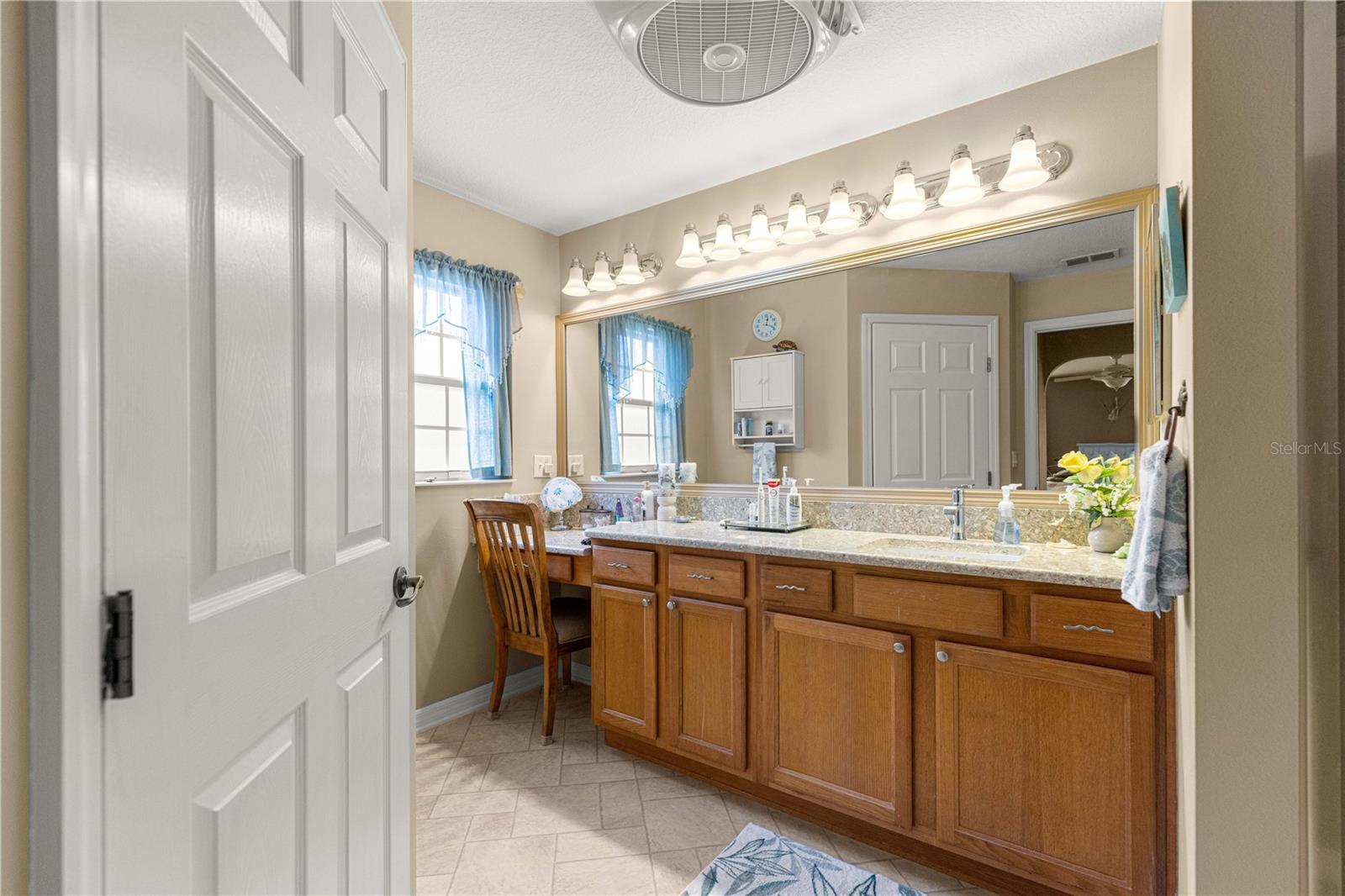 Image 25 of 37 For 8090 81st Loop