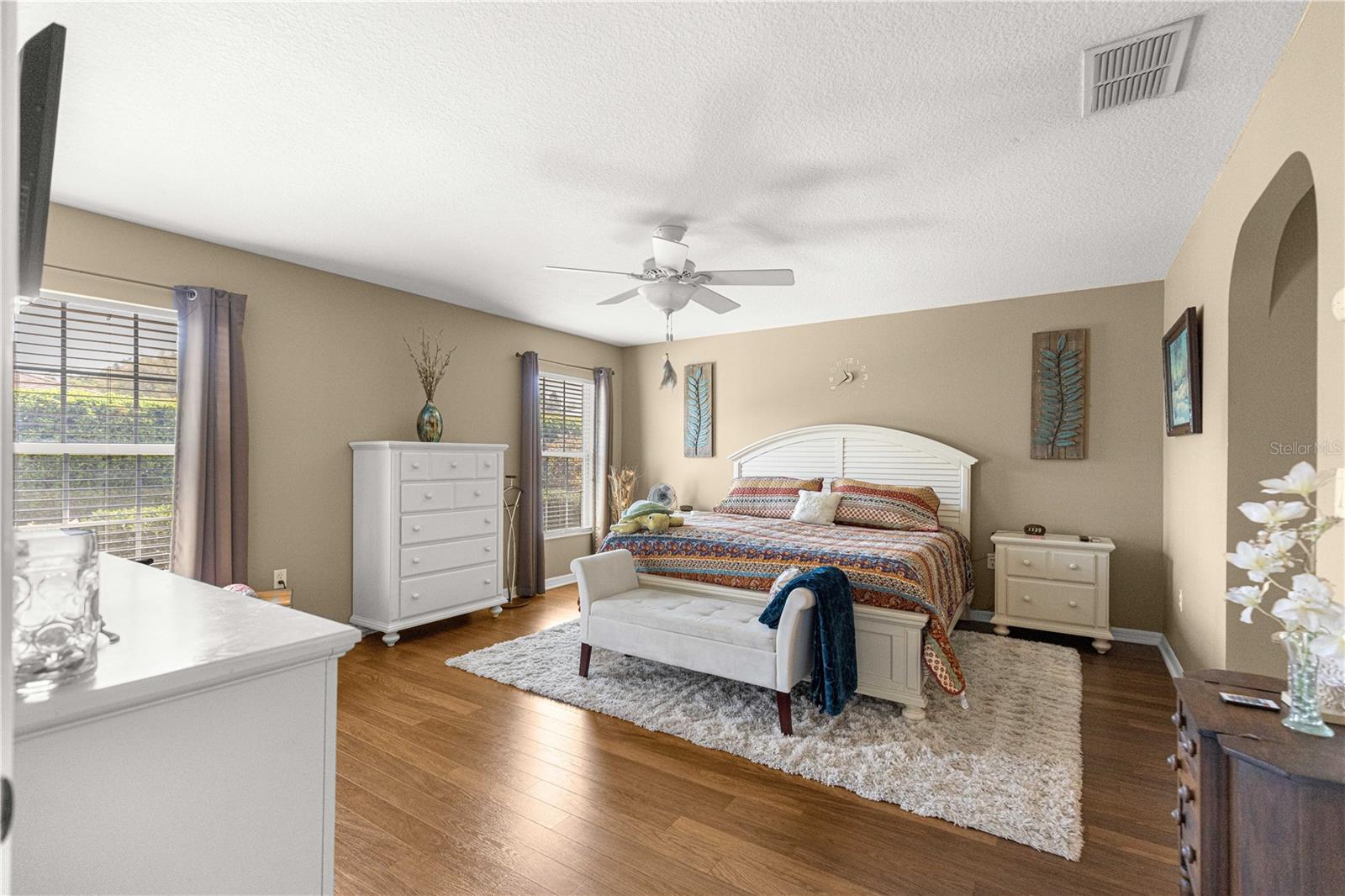 Image 28 of 37 For 8090 81st Loop