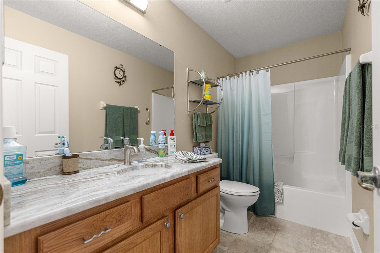 Image 29 of 37 For 8090 81st Loop