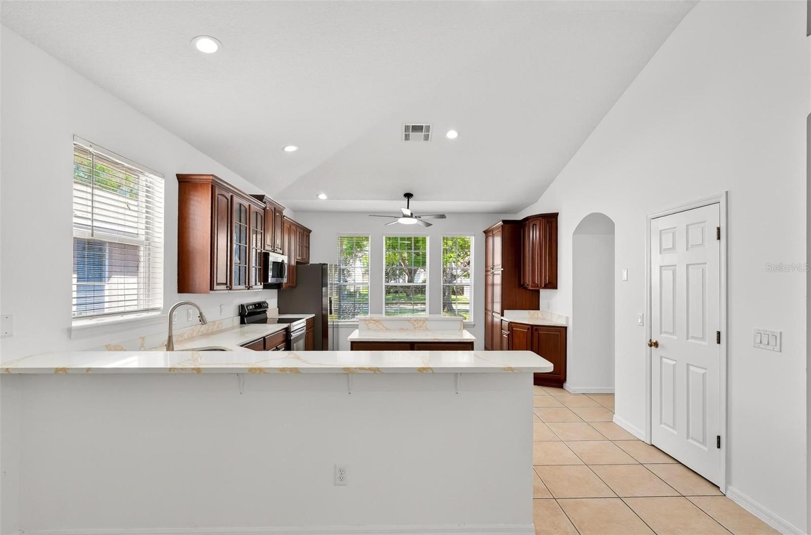 Image 14 of 73 For 7006 Pine Hollow Drive