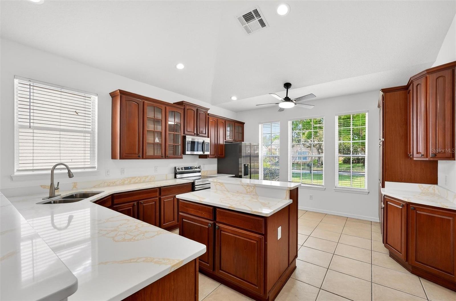 Image 18 of 73 For 7006 Pine Hollow Drive