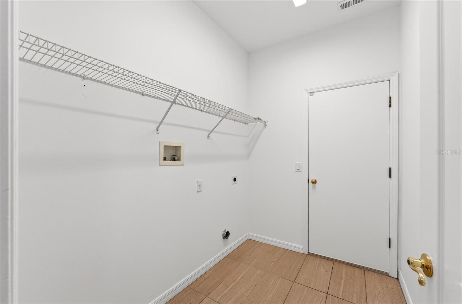 Image 47 of 73 For 7006 Pine Hollow Drive