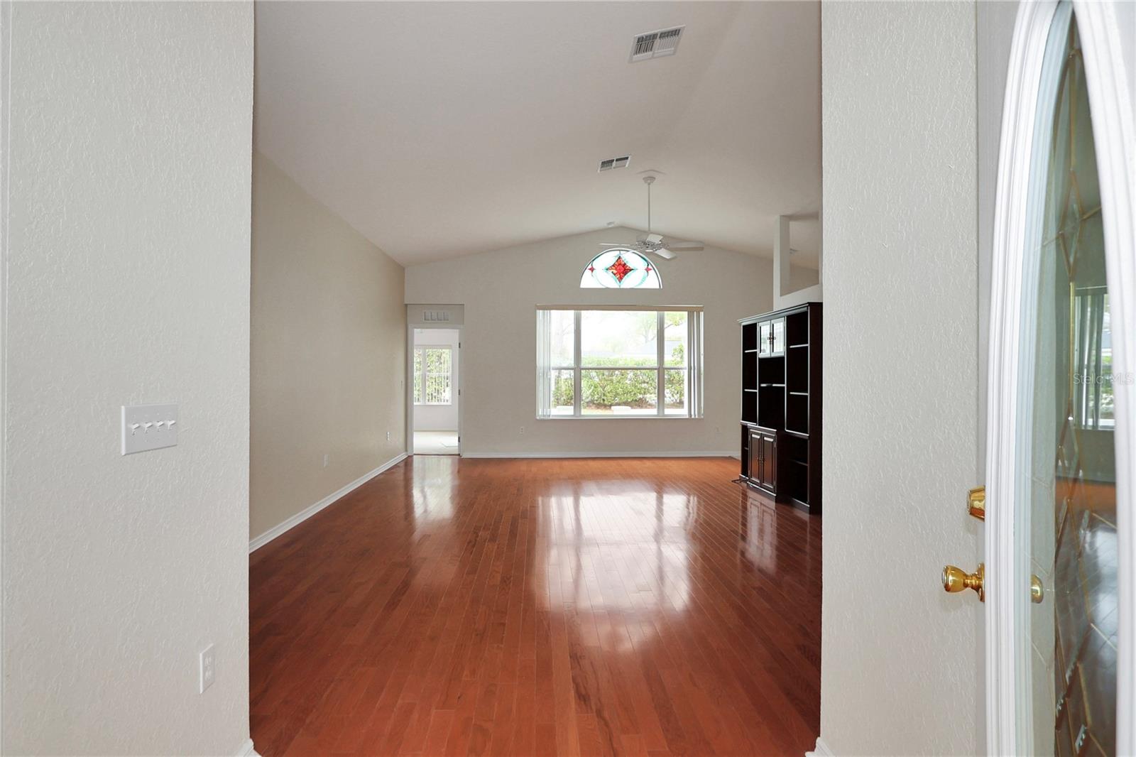 Image 4 of 60 For 6318 117th Loop