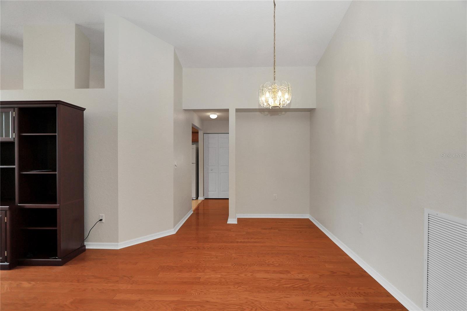 Image 7 of 60 For 6318 117th Loop