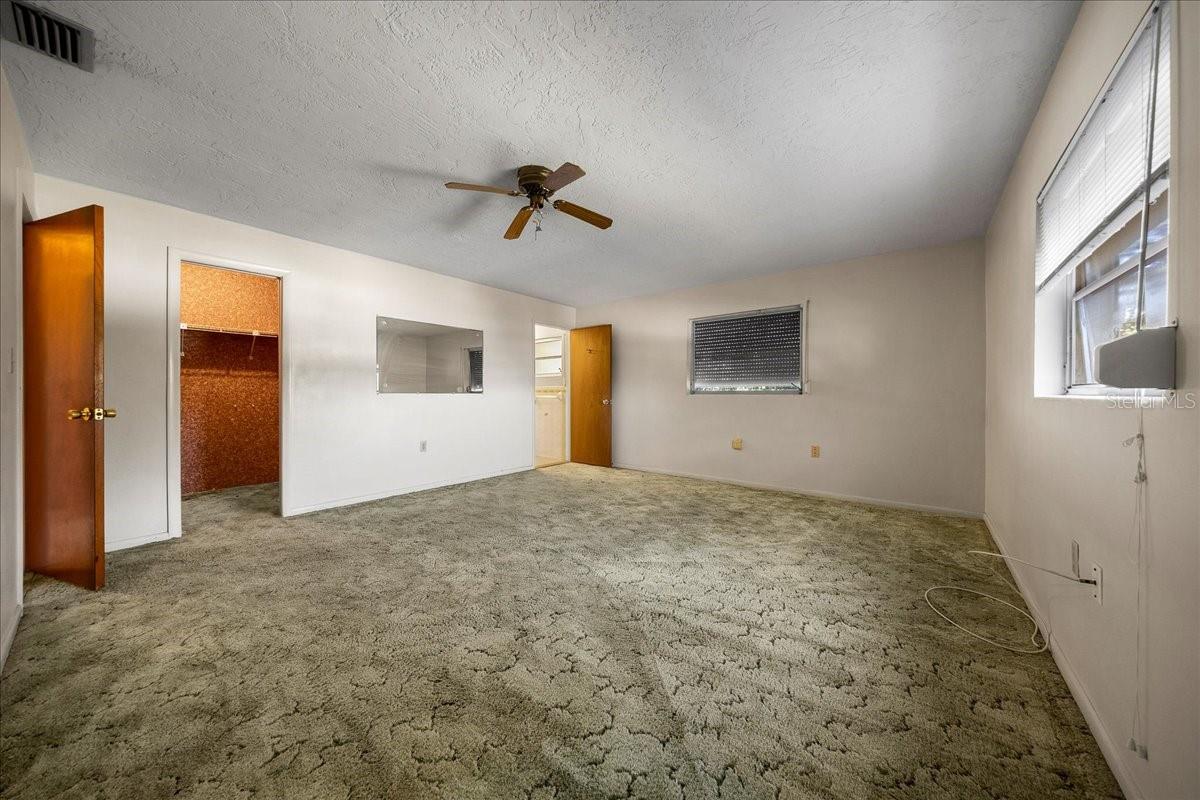 Image 12 of 35 For 82 Jeffery Street