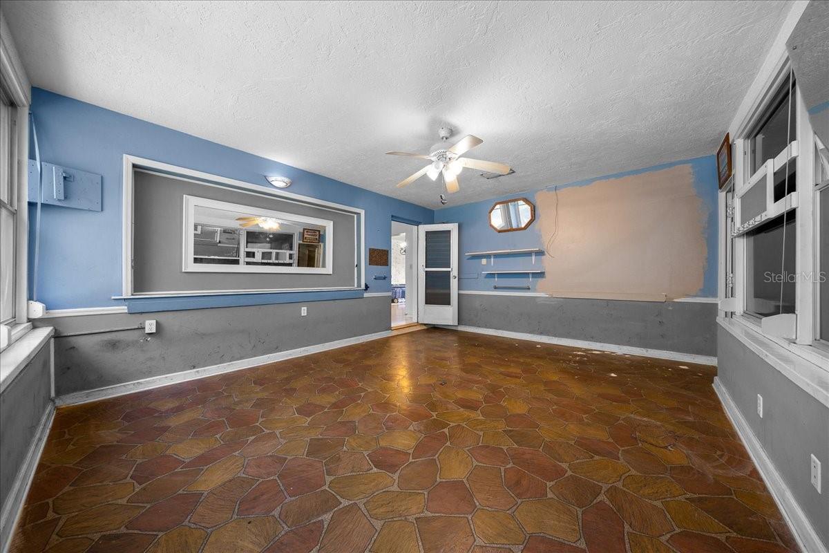 Image 20 of 35 For 82 Jeffery Street