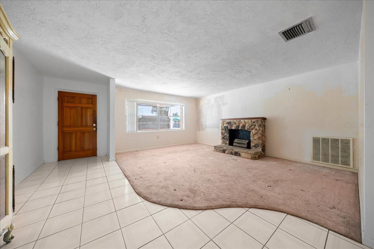 Image 6 of 35 For 82 Jeffery Street