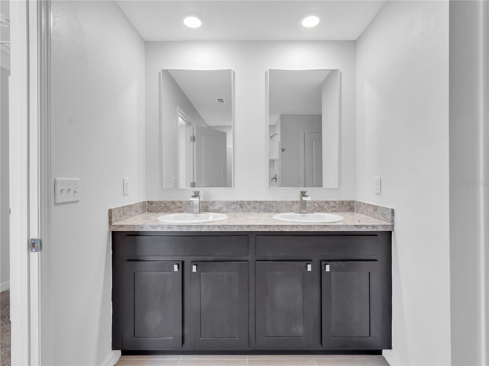 Image 13 of 23 For 602 Olive Conch Street