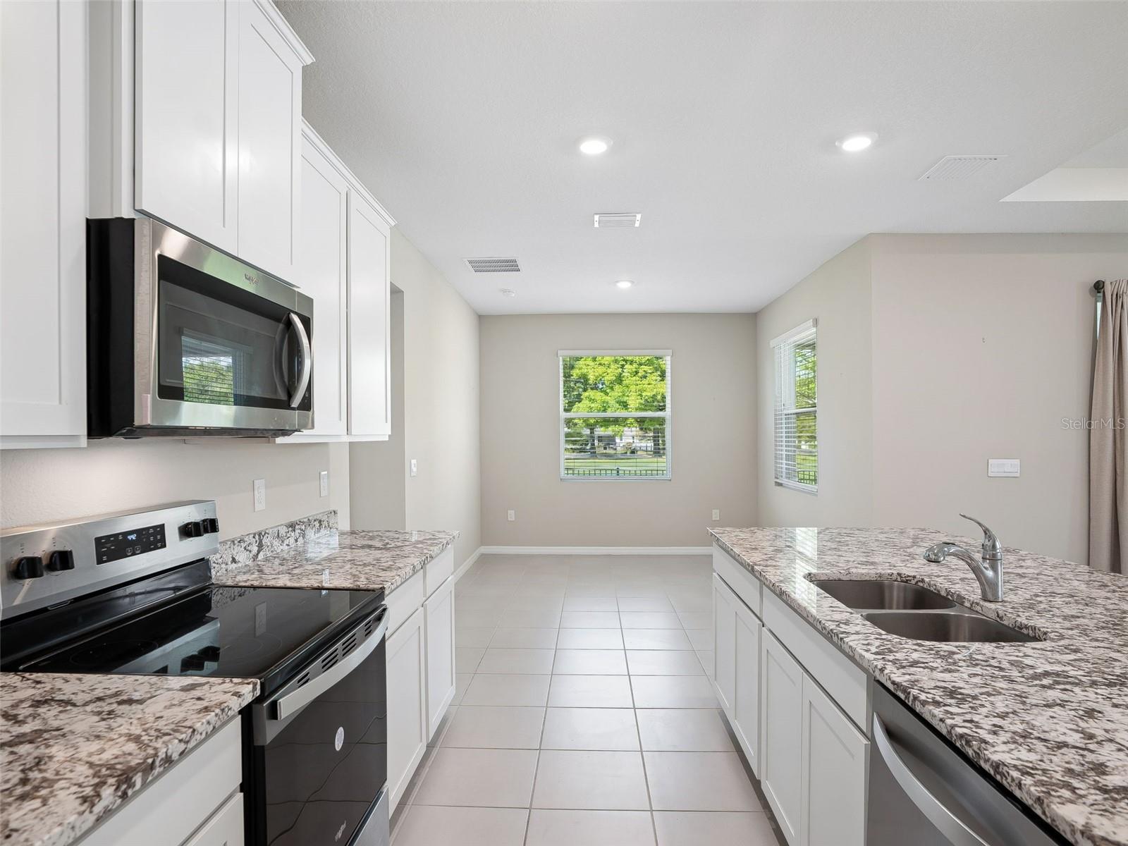 Image 11 of 47 For 4982 39th Loop