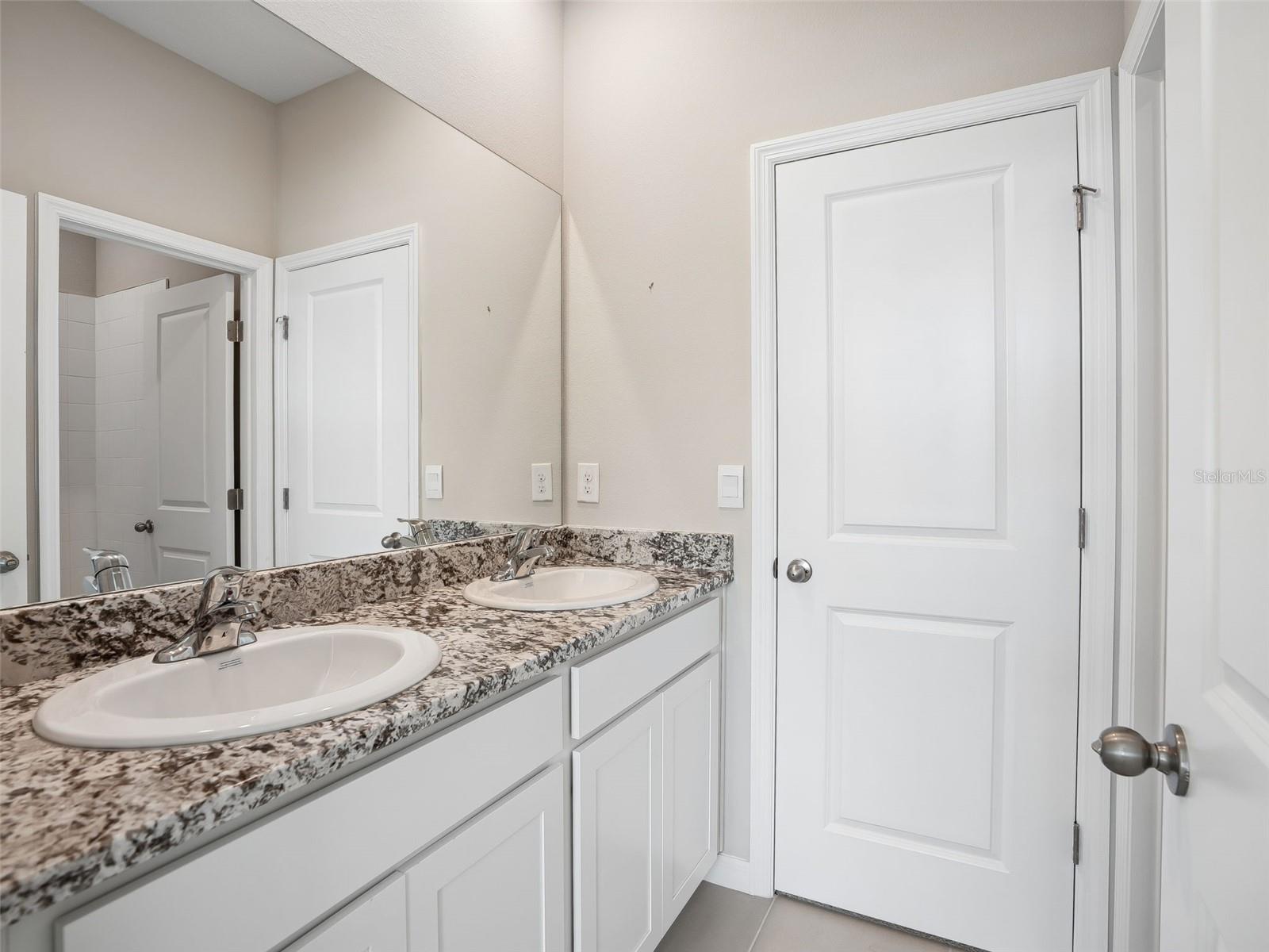 Image 28 of 47 For 4982 39th Loop