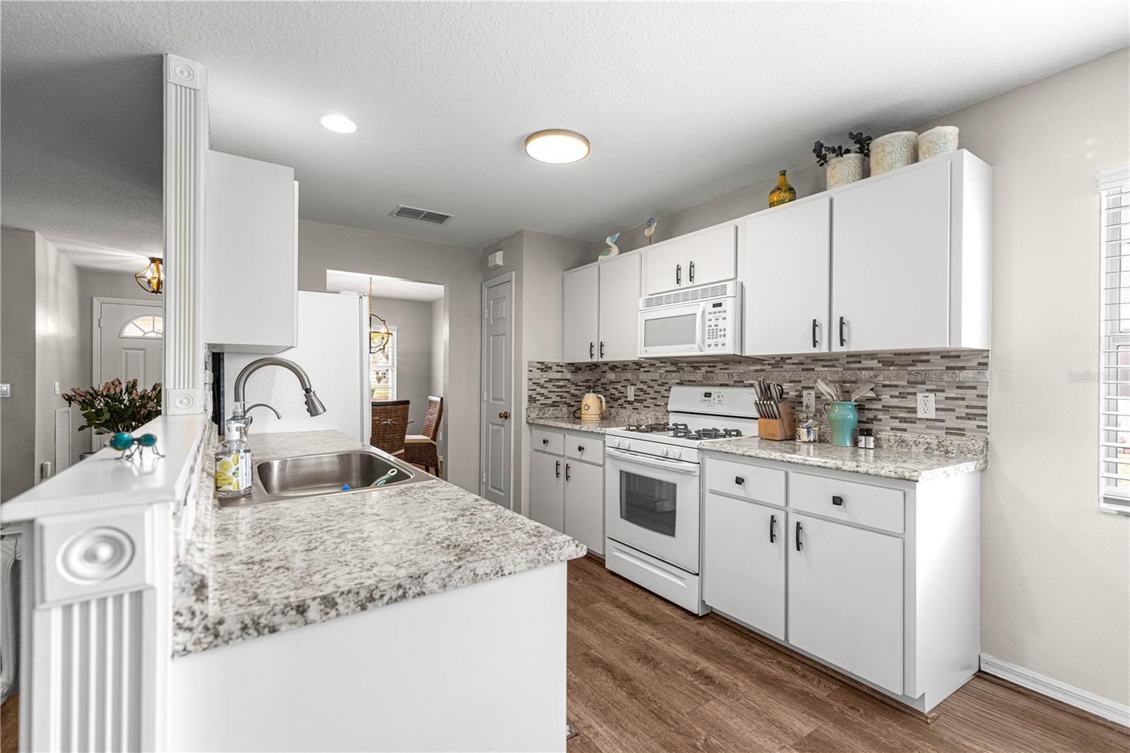 Image 12 of 39 For 9815 92nd Place Road