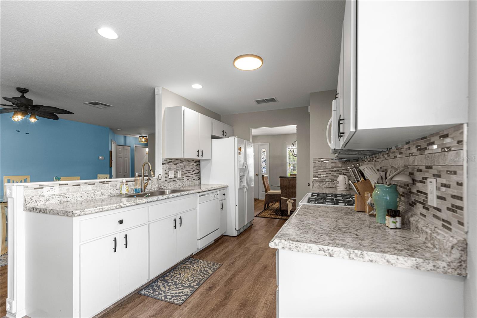 Image 14 of 39 For 9815 92nd Place Road