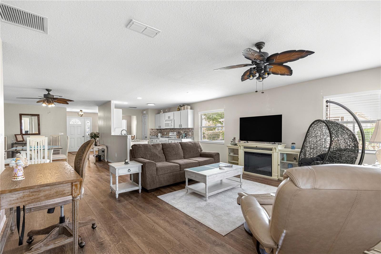 Image 17 of 39 For 9815 92nd Place Road