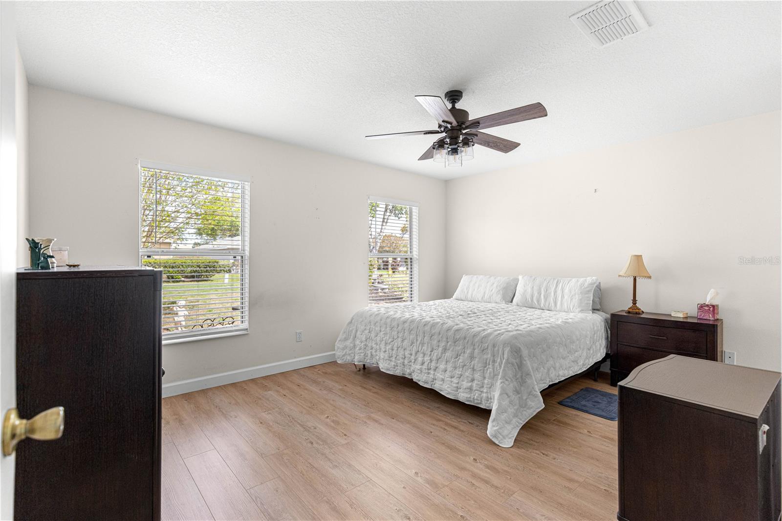 Image 26 of 39 For 9815 92nd Place Road