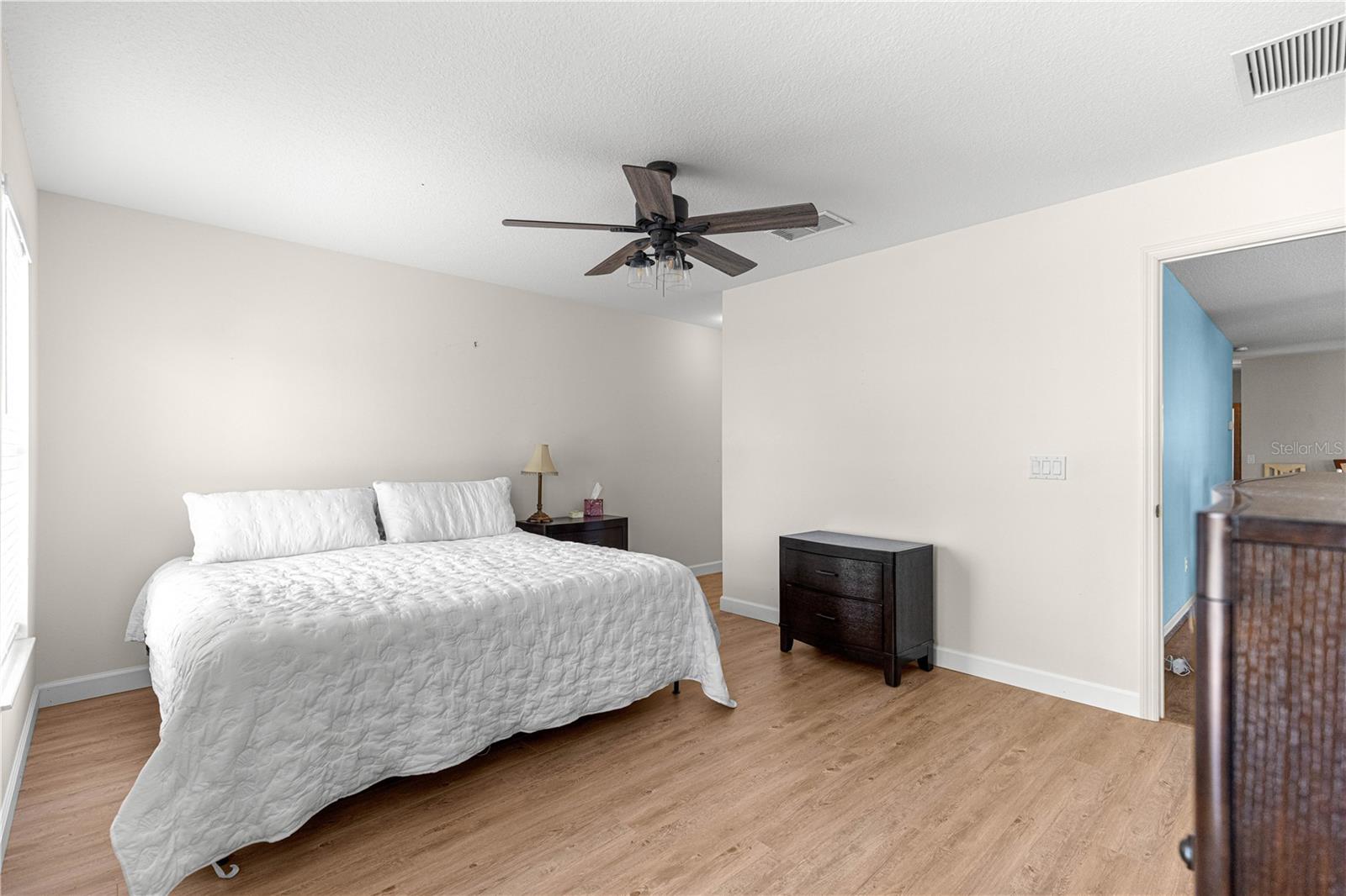 Image 27 of 39 For 9815 92nd Place Road