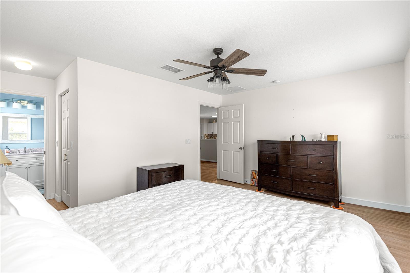 Image 30 of 39 For 9815 92nd Place Road