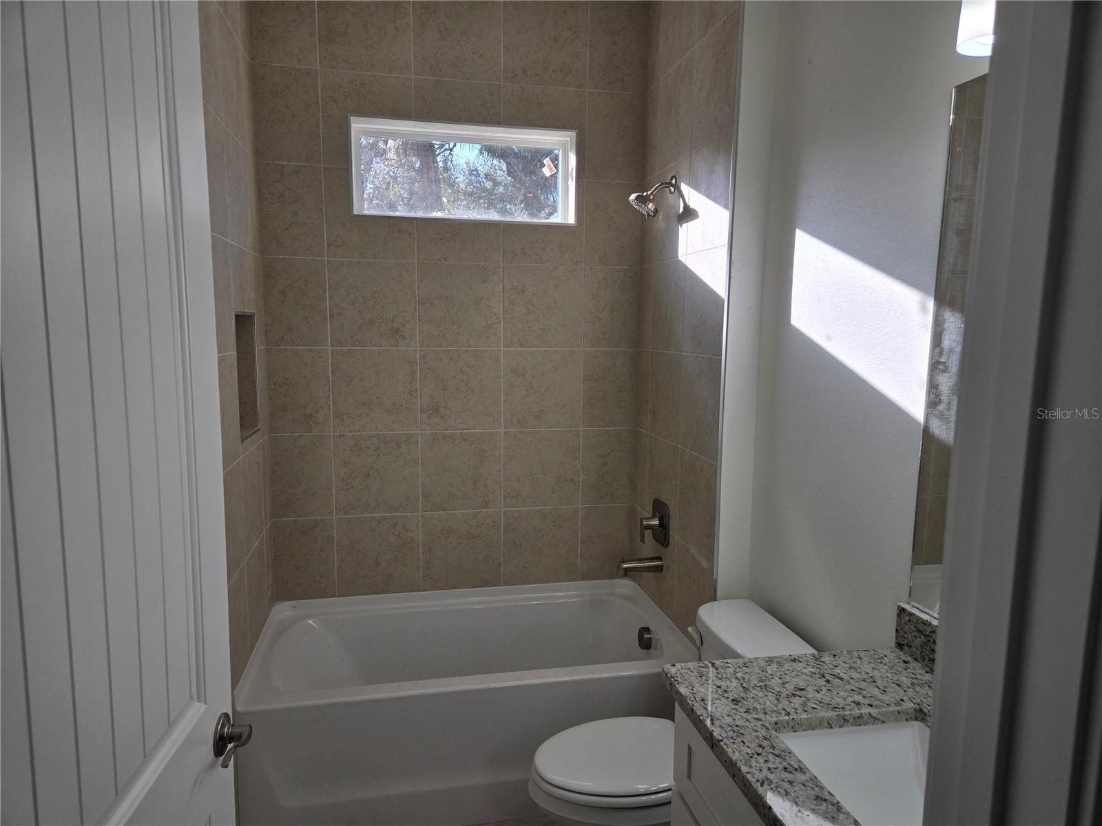 Image 13 of 16 For 797 Nevada Drive Ne