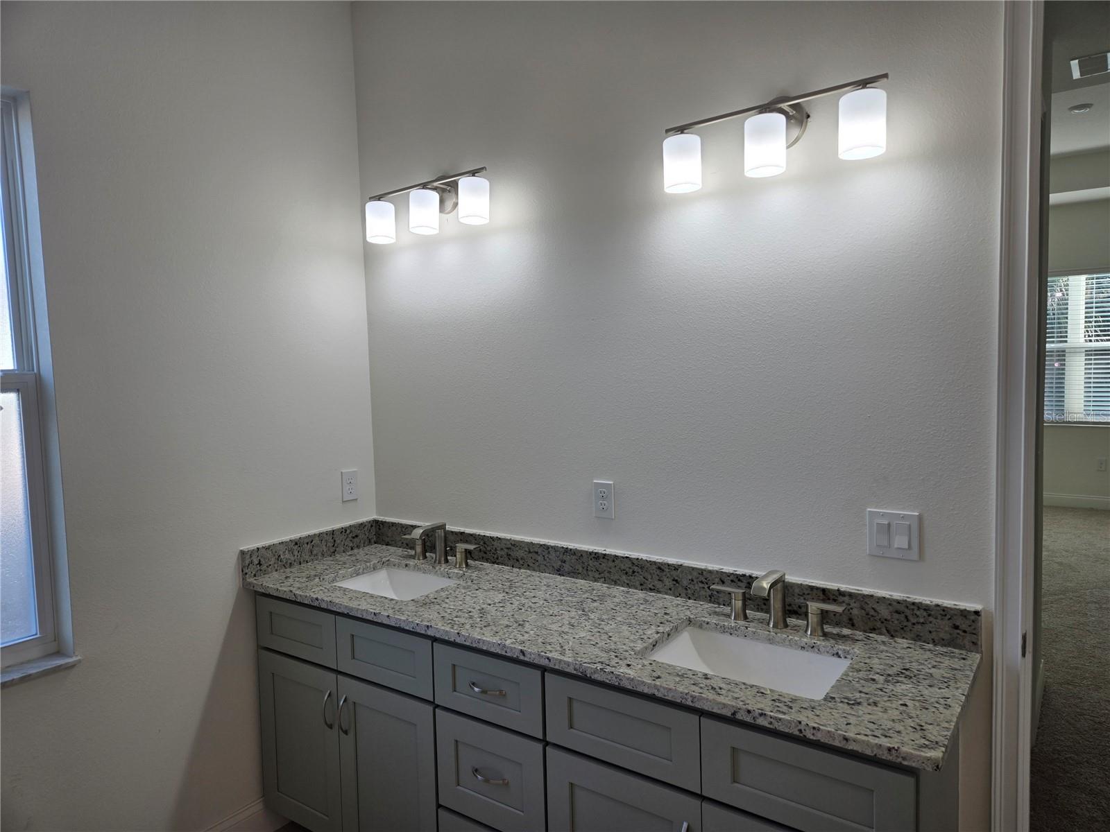 Image 16 of 16 For 797 Nevada Drive Ne