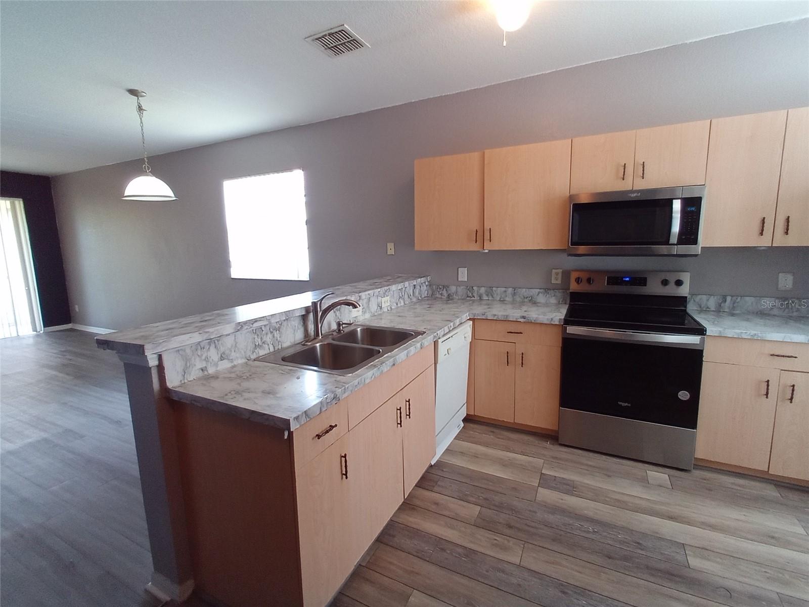 Image 10 of 35 For 15201 Indian Creek Drive B