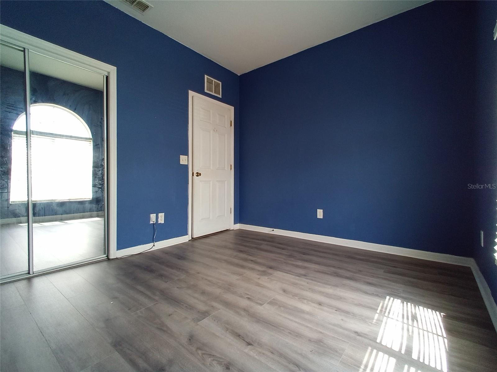 Image 15 of 35 For 15201 Indian Creek Drive B