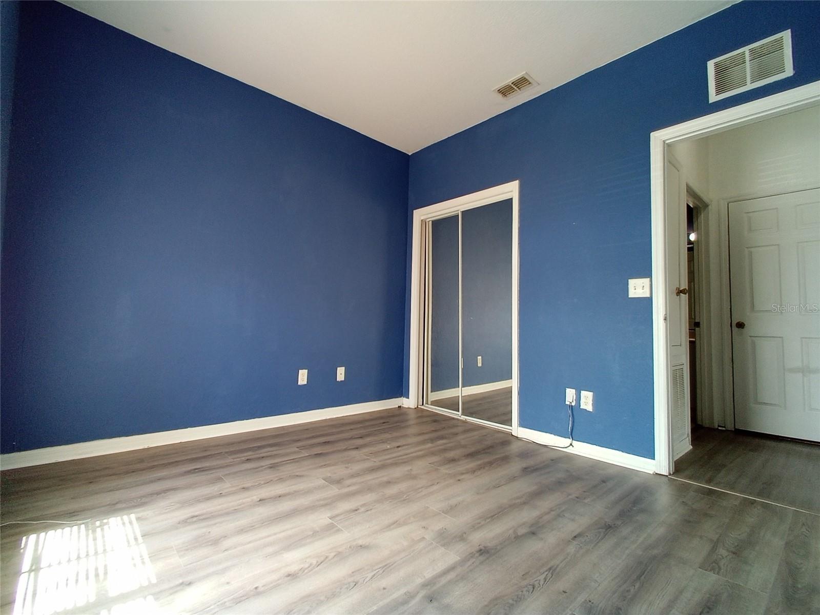 Image 16 of 35 For 15201 Indian Creek Drive B