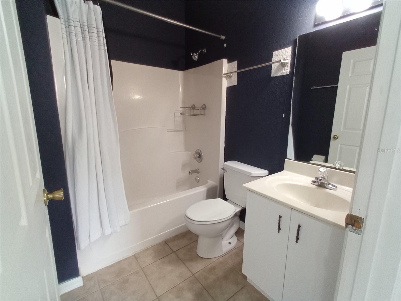 Image 20 of 35 For 15201 Indian Creek Drive B